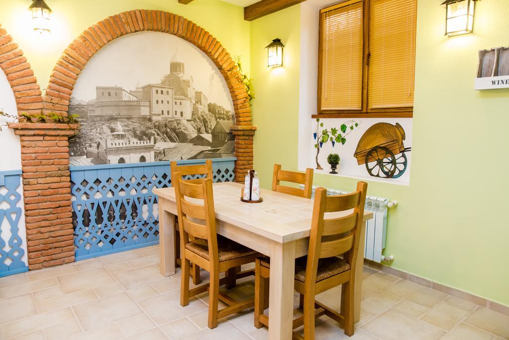 Metekhi'S Galavani Hotel Tbilisi Ngoại thất bức ảnh