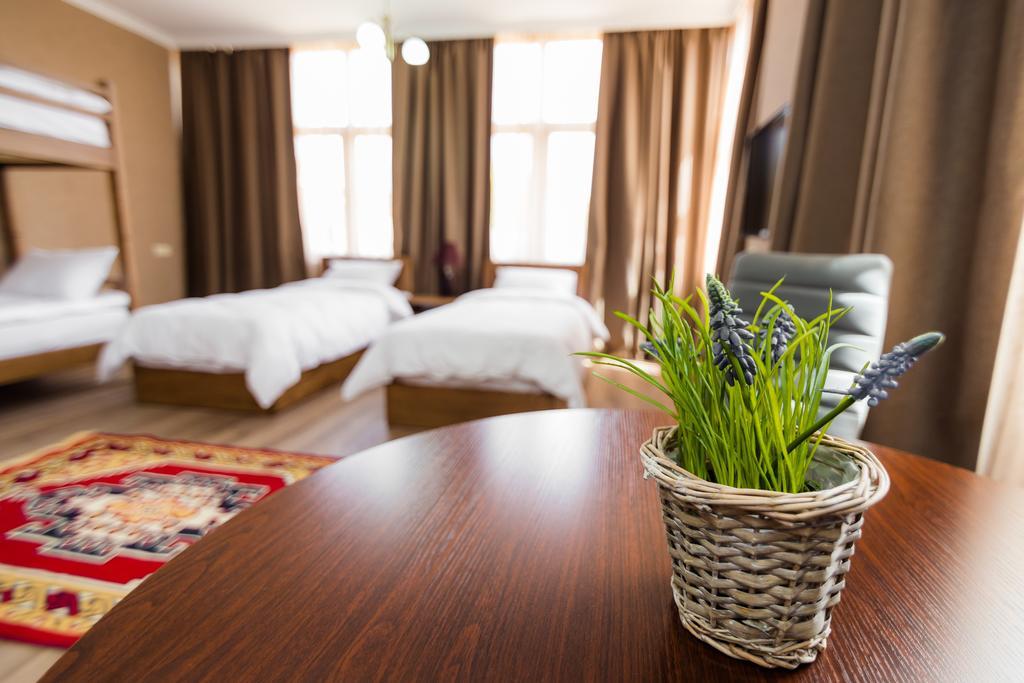 Metekhi'S Galavani Hotel Tbilisi Ngoại thất bức ảnh