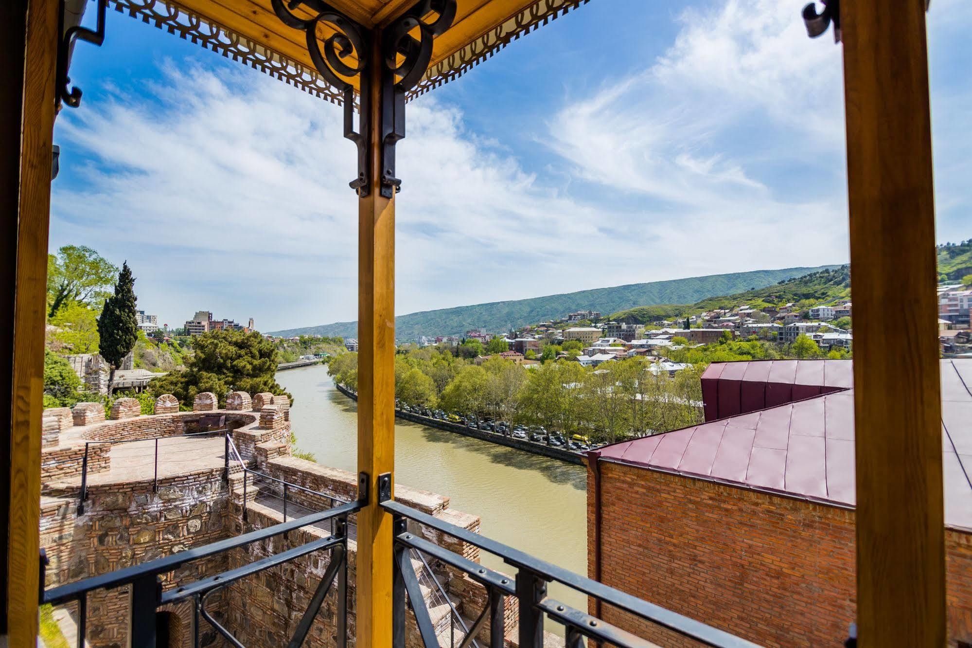 Metekhi'S Galavani Hotel Tbilisi Ngoại thất bức ảnh